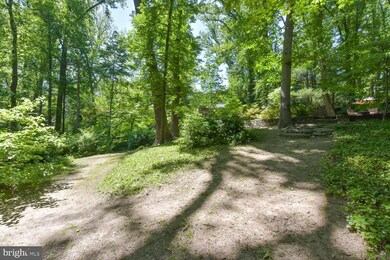 3723 Woodland Cir, Falls Church, VA 22041 - photo 6