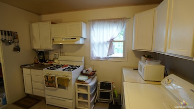 158 Austin Ave, Carpentersville, IL 60110 - photo 3