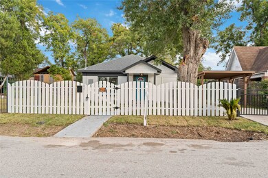 6208 Cochran St, Houston, TX 77022 - photo 2
