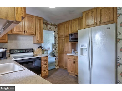 112 Mimosa Dr, Cherry Hill, NJ 08003 - photo 4