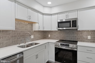 135 Valley Stream Cir unit 135D, Chesterbrook, PA 19087 - photo 5