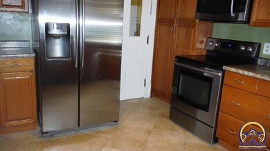 unlisted-address, Topeka, KS 66606 - photo 7