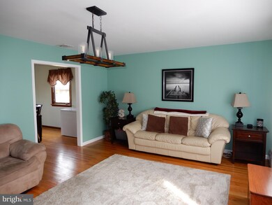 1712 2nd St, Langhorne, PA 19047 - photo 3