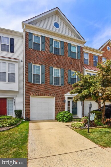 46685 Cavendish Square, Sterling, VA 20165 - photo 2