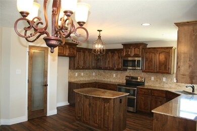 1121 Myrtle Dr, Copperas Cove, TX 76522 - photo 3