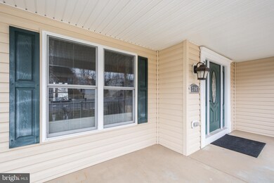 2807 Whitman Ct, Manchester, MD 21102 - photo 3