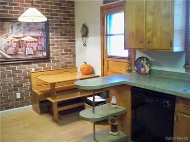 312 Stenzil St, North Tonawanda, NY 14120 - photo 5