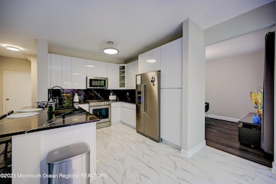 09-Kitchen to Dining