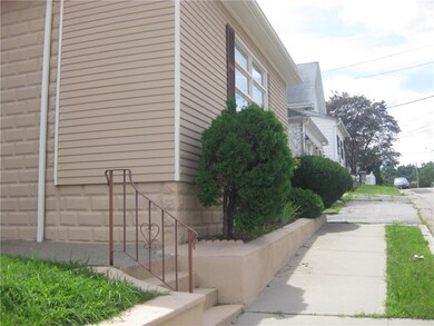 83 Wainwright St, Providence, RI 02908 - photo 3