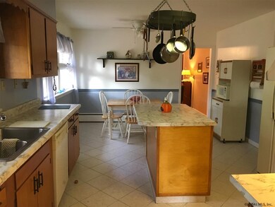 5 Fiet Ave, Troy, NY 12180 - photo 3