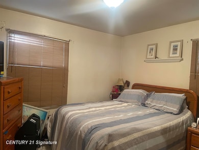 1727 Briarwood Dr, Flint, MI 48507 - photo 7