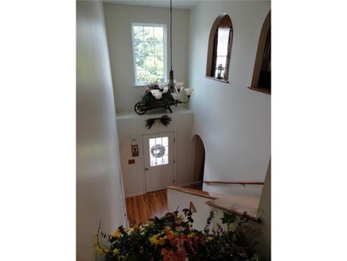 Entry/Foyer.