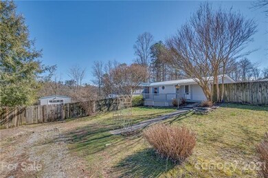 130 Holland Ln, Hendersonville, NC 28792 - photo 5