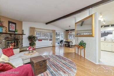 Living Room-20220127-6026