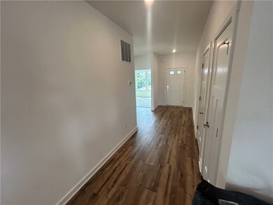 231 Lola Ct, McKees Rocks, PA 15136 - photo 2