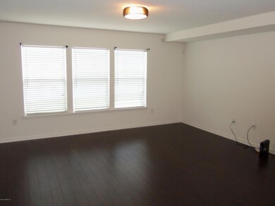 2419 Eisner Dr, Jacksonville, FL 32218 - photo 7