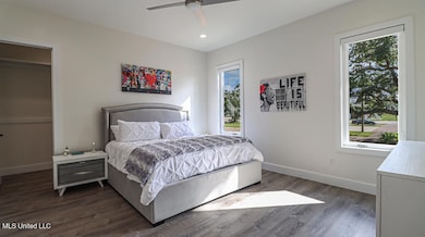 132 Markham-4426