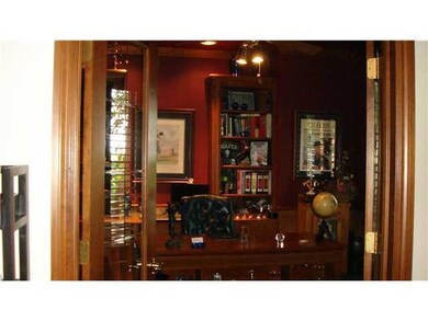 Studio/Study/Office. Enviable study with french do