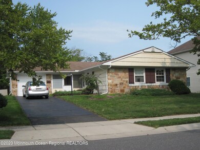 93 Avondale Ln, Matawan, NJ 07747 - photo 2