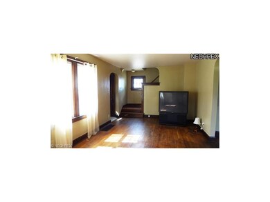 The second view of the living room shows the arche