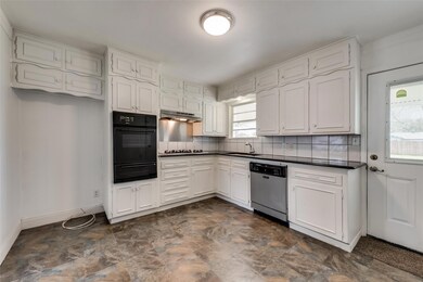 724 Greenway Dr, Hurst, TX 76053 - photo 7