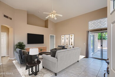 05 Foyer