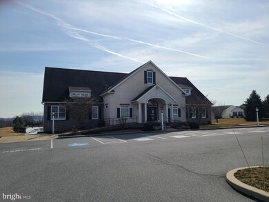 1062 Cambridge Dr unit 60, Manheim, PA 17545 - photo 3