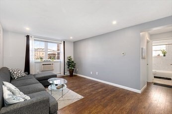 5 Colonial Village Dr unit 4, Arlington, MA 02474 - photo 2