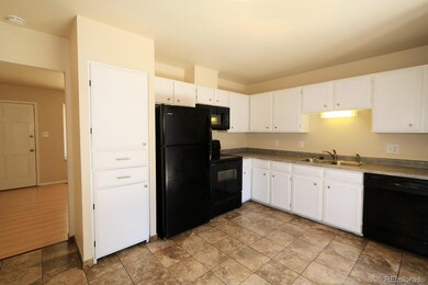 11232 E Highline Dr, Aurora, CO 80010 - photo 3