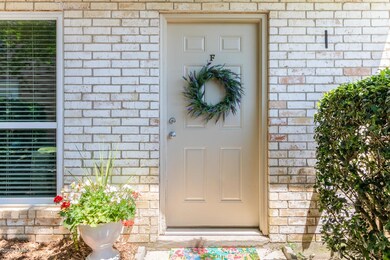 1322 Dulles Dr unit F, Lafayette, LA 70506 - photo 2