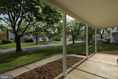 12714 Hoven Ln, Bowie, MD 20716 - photo 4