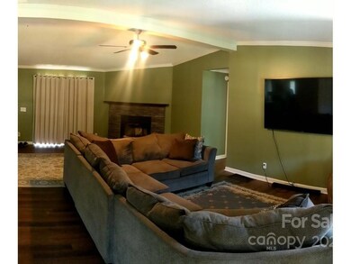 27 Sugarloaf Ln, Hendersonville, NC 28792 - photo 2