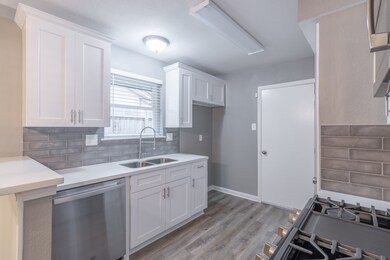 5802 Briarwick Ln, Houston, TX 77016 - photo 6