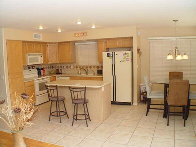 Kitchen & Dining Area