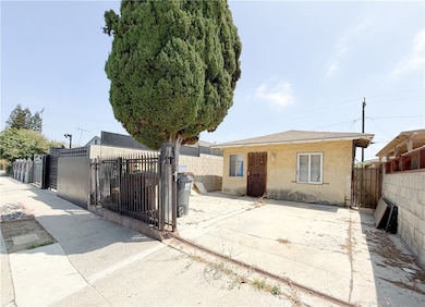 1424 W 152nd St, Compton, CA 90220 - photo 4