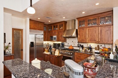391 N Montgomery St Ojai CA-large-005-K
