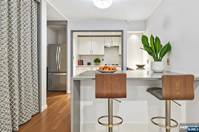 Linwood Park unit 2D, Fort Lee, NJ 07024 - photo 2