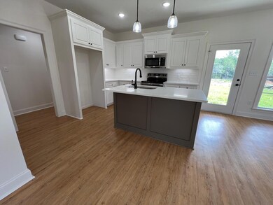 112 E Bartlet Way, Hattiesburg, MS 39402 - photo 4