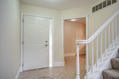 125 Pembroke Cir unit 4C, Lake Bluff, IL 60044 - photo 4