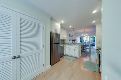 61 Clinton St unit C, Newport, RI 02840 - photo 6