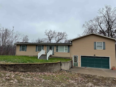 11027 Hillcrest Ln, Savanna, IL 61074 - photo 2