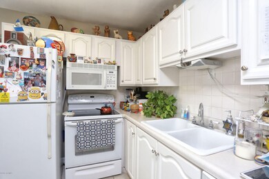 011. Kitchen