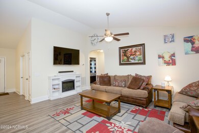 40 Vernon Ln-22