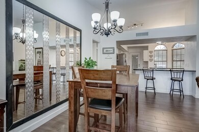 1525 E Sequoia Dr-13