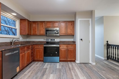 580 Bessinger Dr, Cincinnati, OH 45240 - photo 5