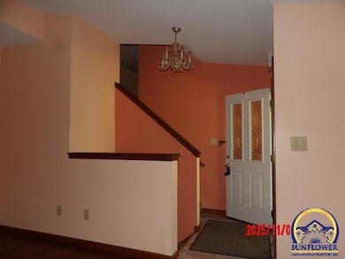 3400 SW Oakley Ave, Topeka, KS 66614 - photo 5