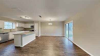 387 Merriwether Dr, Alvin, TX 77511 - photo 4