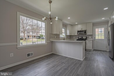 6829 Lamp Post Ln, Alexandria, VA 22306 - photo 6