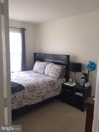 2437 Fox Mine Ln, Herndon, VA 20171 - photo 4