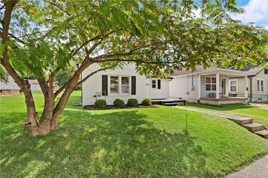 904 Fulton St, Jeffersonville, IN 47130 - photo 3